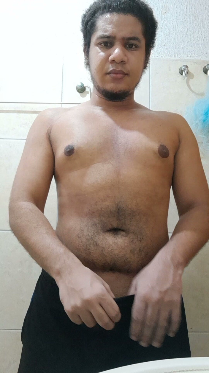 Roneclyn_official: My Cock Is Big