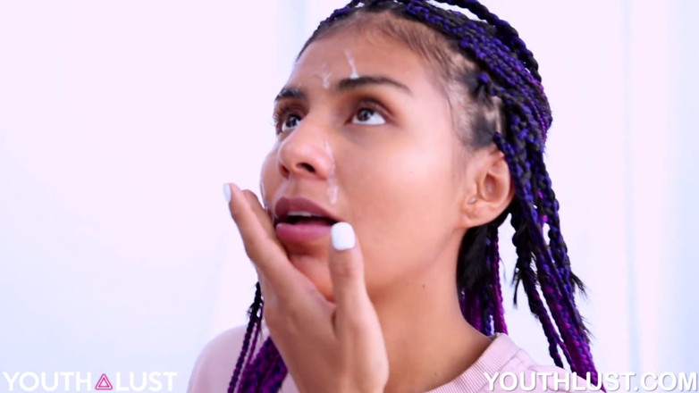 Youth Lust: Emma Powraca 3f B Kamera