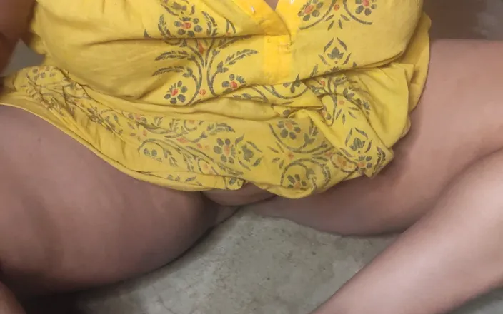 Indianbhabi2: Indian made Sruti clean house and showing her Fully naked...