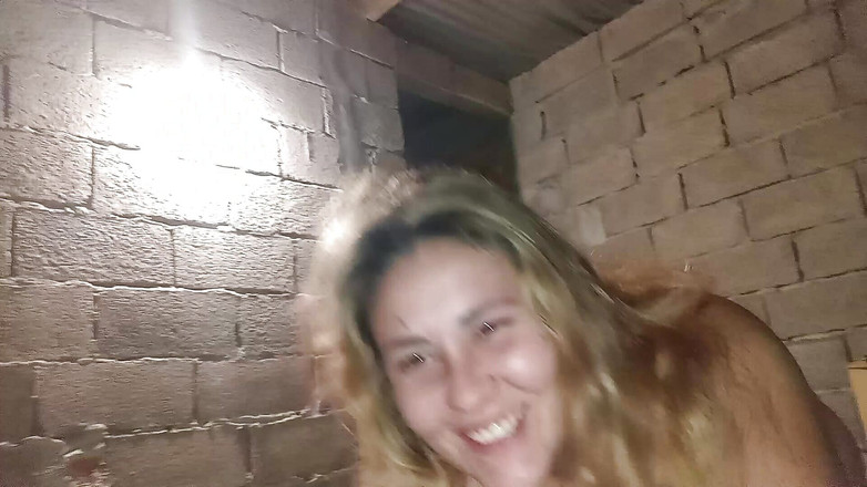 FabianUY97: 私の妻は寝る前に彼女のミルクを望んでいます