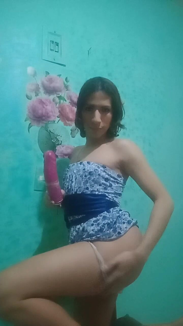 Femboy from Colombia: De data aceasta singură, dar m-am putut bucura de tot
