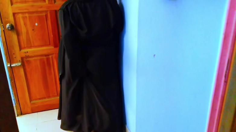 Aria Mia: Aku ngentot saudara tiri arabku yang cantik saat dia masturbasi...