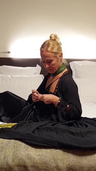 Sexuální hry v Black Peignoir 2