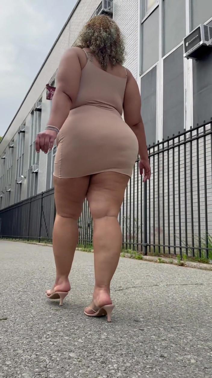 PutiLing: Boricua Mami - kaki tebal - pantat gemuk - skirt mini - Stilettos Kasut...