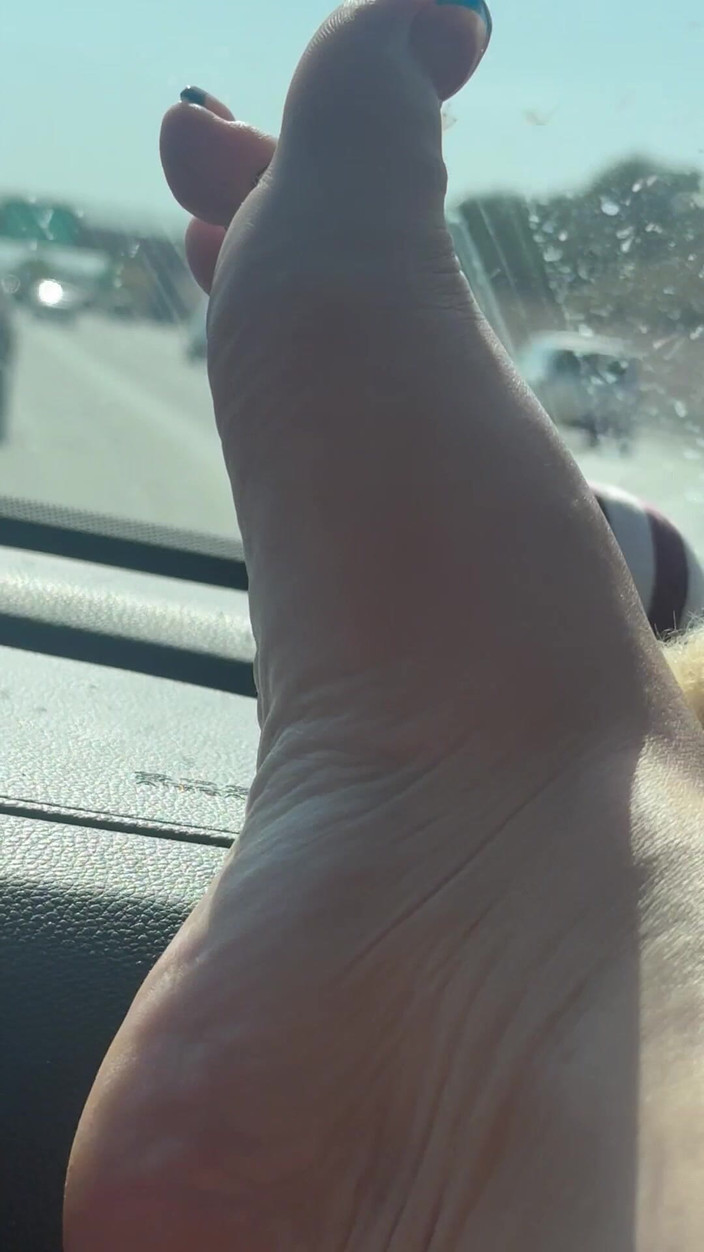 SofieeSoles: Fötter på dash (kungliga blå franska tips)