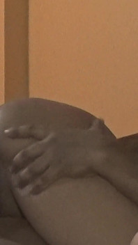 Podvádějící manželka má sex s Gardnerem, když manžel není doma