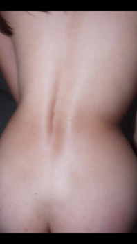 Secara tidak dijangka, dia memasukkan zakar saya ke dalam pantatnya