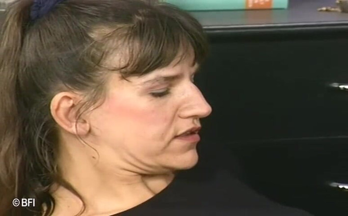 House of lords and mistresses in the spanking zone: Soțul pervers își domină soția și prietena ei