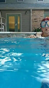 Coppia immersioni e nuoto sott'acqua