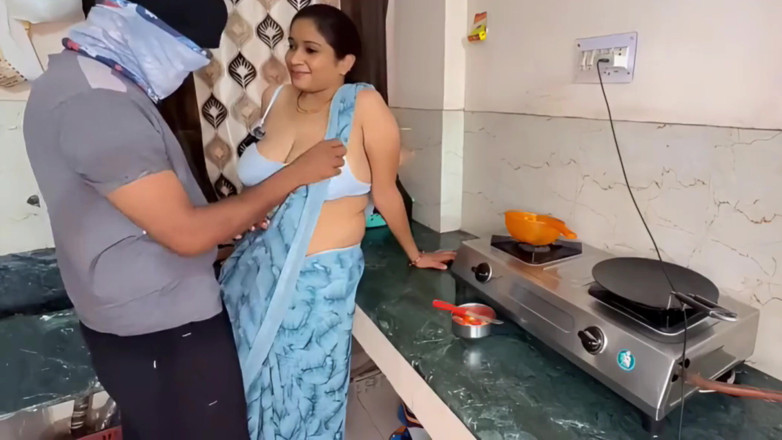 FantacyCouple: Indian Unsatisfied Bhabhi Lusty Sex with Devar on Kitchen Stand