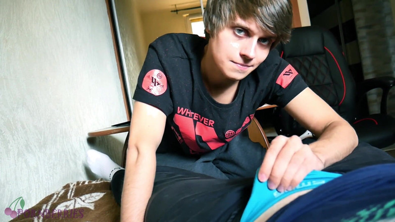 Ethan Alex: Twink blowjob with strawberry sauce