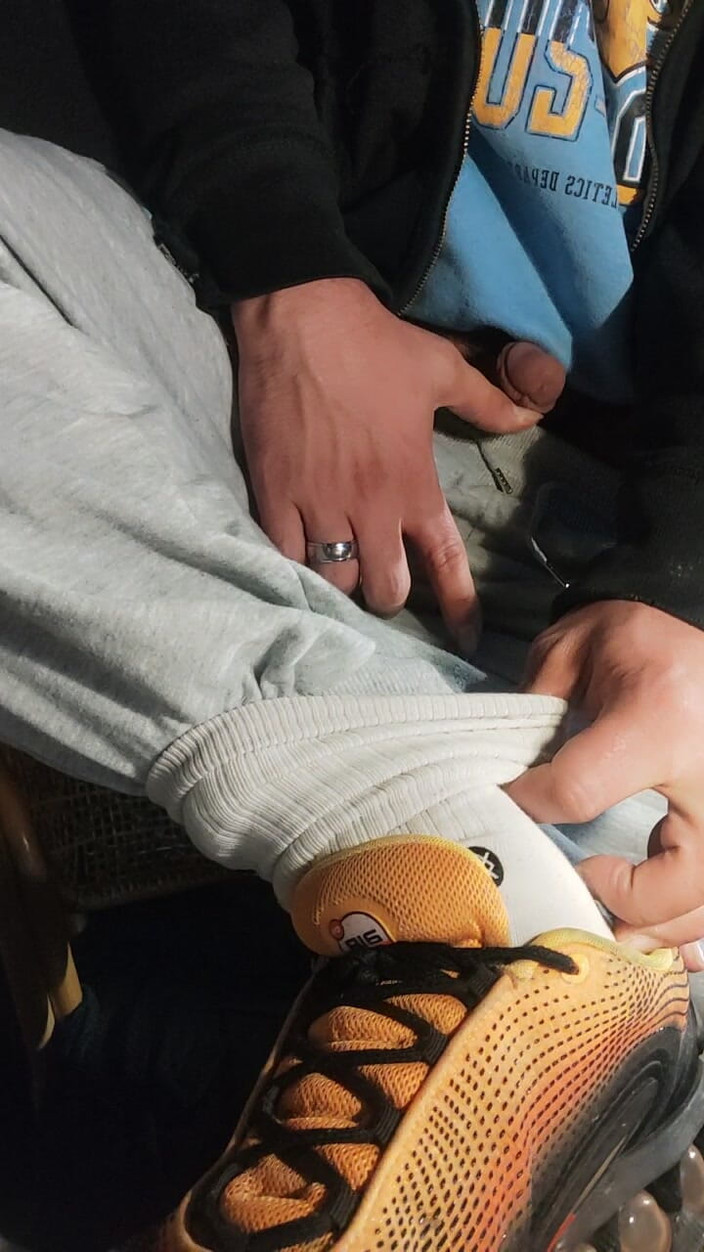 SmokedAlloy2: डीजे-ब्रो पेशाब और गंदे मोजे के साथ खेल.... उस पर हथौड़ा!