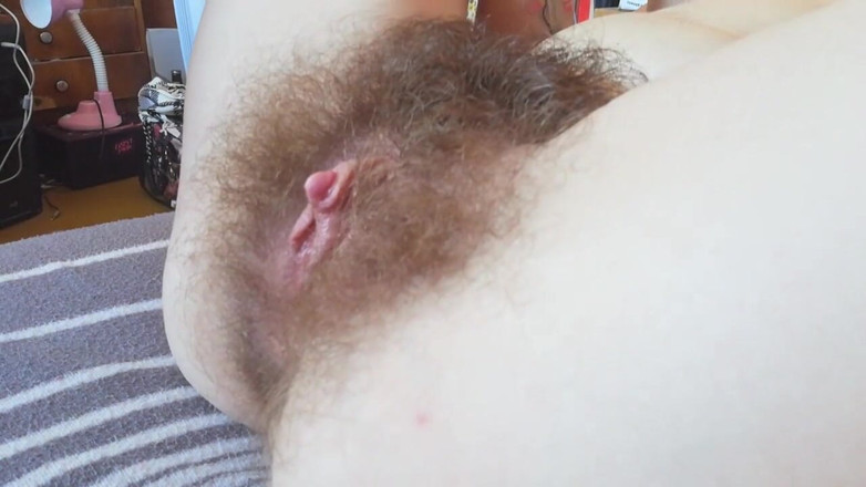 Cuteblonde666: Super hairy big clit pussy close up side view orgasm...