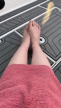 脚を使って遊ぶ