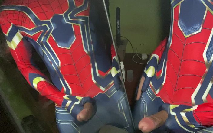 SinglePlayerBKK: Spider-man zich aftrekken