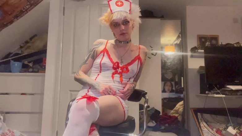 Glitterqueen1999: Sexy gothic-verpleegster geeft je laatste zuig- en neukpartij vóór penectomie