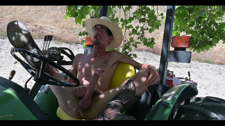 Joe Iandola: Kowboj dymu cygara jacks off na traktor