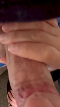 Cewek sange ini lagi asik nyepong kontol sampai dicrot di dalam - pov