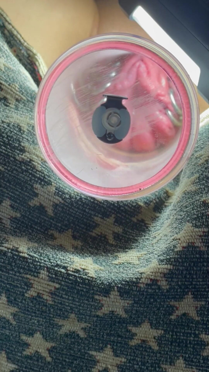 PiercedQueenOfSpades: Pompando La Mia Figa!
