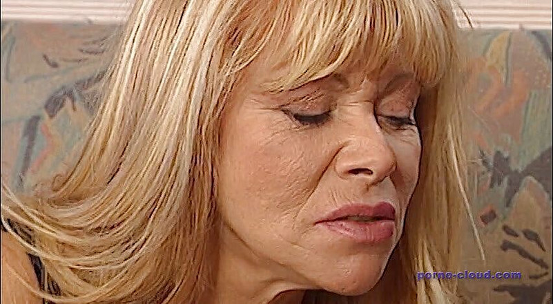 Porno Cloud: Уроки фістингу з Babette Blue