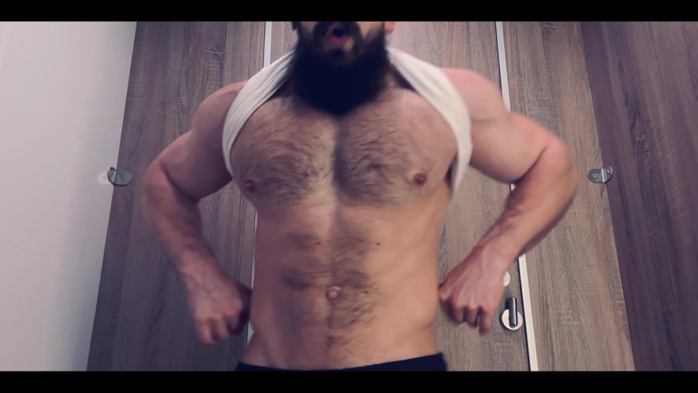 Mister Stone: Pec God. meri jordaar sans lene ko sunen aur meri...