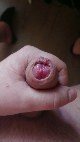 Young cum: Zblízka velký penis