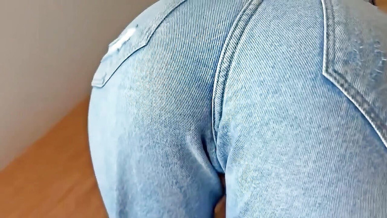 sexymomoko: Scatena la sua arrapata con un grosso cazzo