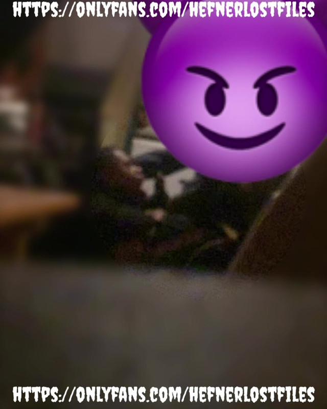 Sua mamma mi chiama mentre mi fa un pompino (Big P Hef) Her Mommy Calling While She Give Me a Blowjob (Big P Hef)