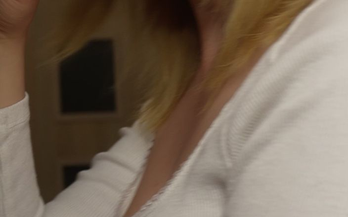 Kessieyoy: Vykouřila jsem mu a on se vystříkal na moje kozy
