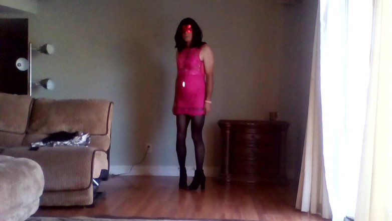 Kelly Smith Crossdressing Play House: Sissy Kelly is showing off her new breast forms