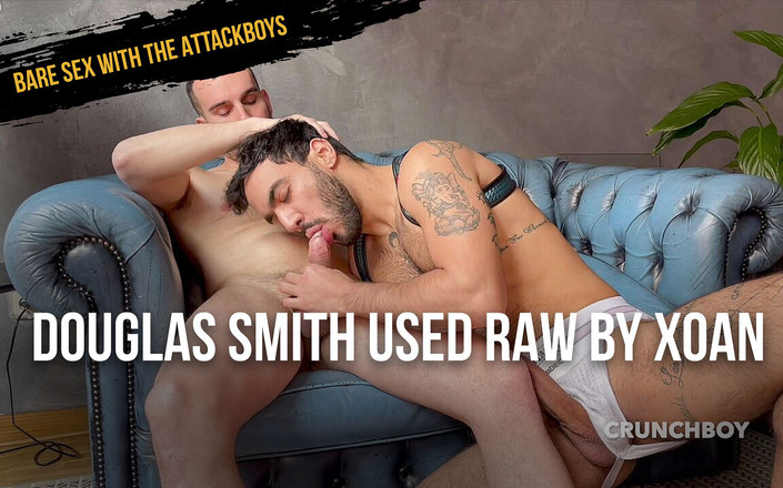 Bare sex with the attackboys: Douglas Smith Xoan tarafından ham kullanılıyor