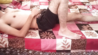 Desi__Panda: Wow, mon prof tution prend une sieste et j'ouvre ses...