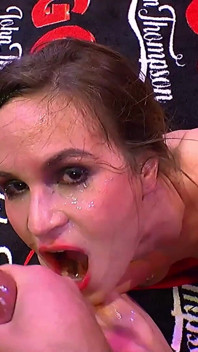 Luisa Engole Cargas Em Wild Ggg Bukkake Gangbang!