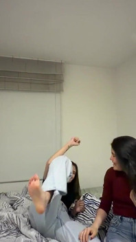 Nos Divertimos Brincando Na Cama Para Pular