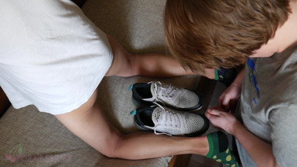 Ethan Alex: Nike Air 270 - sục cu, socks job và xuất tinh trên...