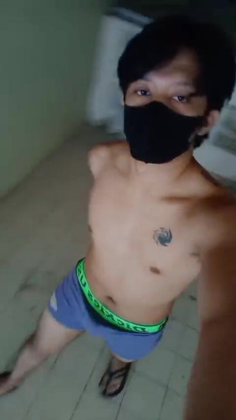 KrakenTwink: Striptease ao ar livre para padrasto! Quer participar? Pinoy Softcore
