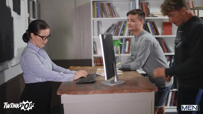 Twink pop studio: Twinkpop - Ryan Bailey versucht zu lernen, aber sein kumpel Felix...