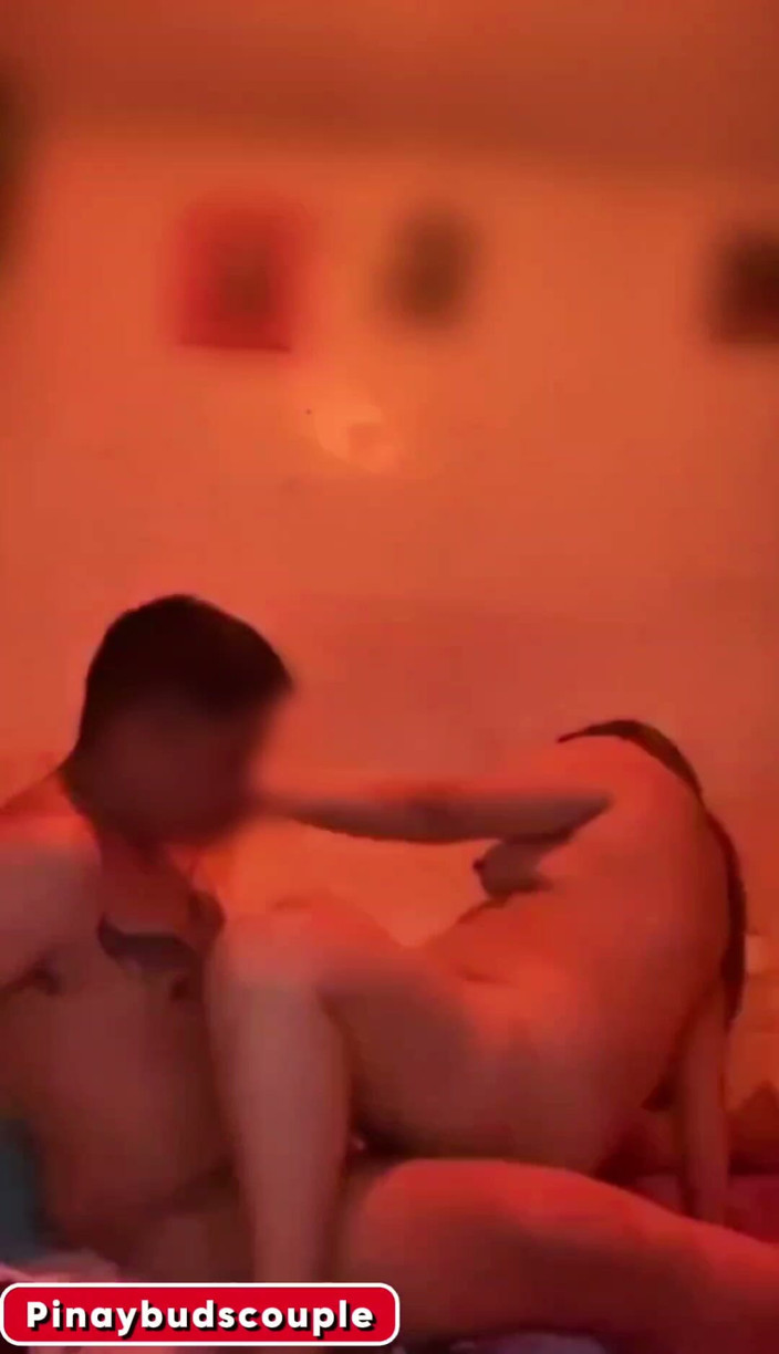 pinaybudscouple: バーの女の子が飲酒後にセックスされる