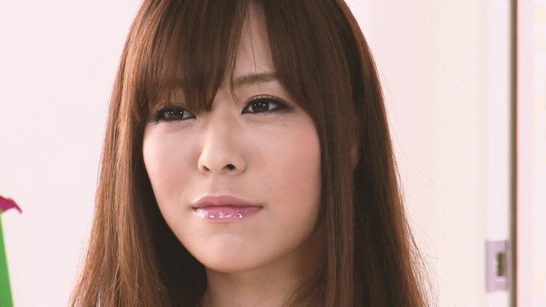 JAPAN IN LOVE: Rondborstige schoonheid Aziatische scène-4_big-borsten, harige Japanse vrouw geniet van seksspeeltjes...