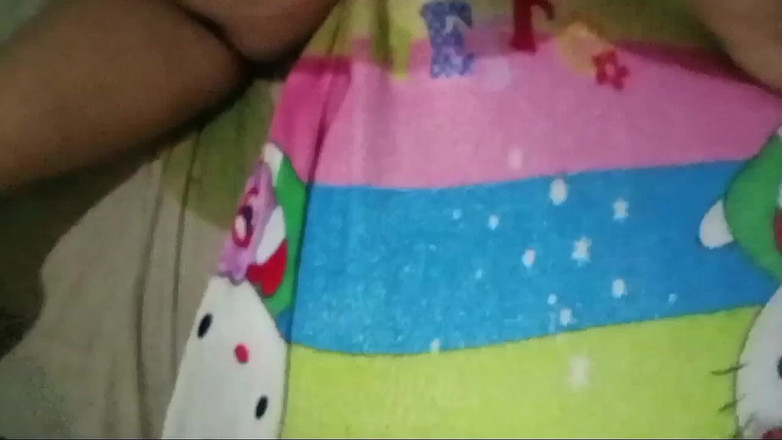 Babang endut: MILF melancap untuk mengongkek saya.