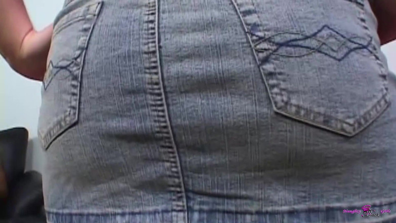 Naughty Black Girls: Bu kızıl saçlı hatun sakso çekmeye geldi ama bir yarak tarafından...