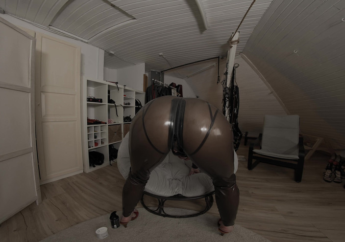 Sabdeluxe VR: Catsuite in lattice