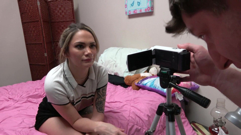 Jerky Girls: Un Facial Familial Avec Carly Strohm