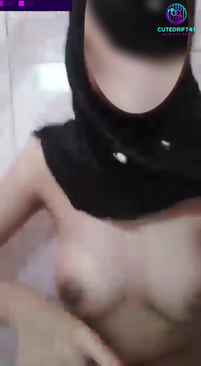 Lizzie Jane: Melancap Dara Kali Pertama