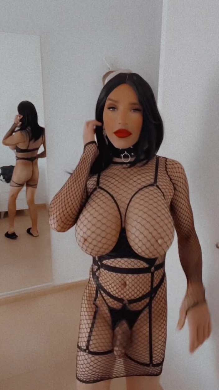 Sissy Slut Brianna: Eu pareço inocente, mas você deveria ver meus pensamentos