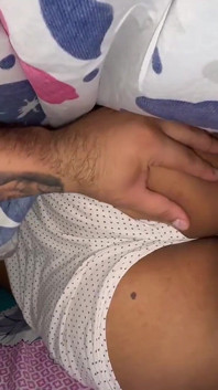 Styvmor får morgongåva medan hennes man arbetar