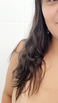 Pee, vibrator and dildo
