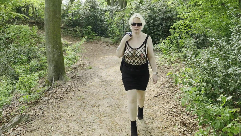 UserBitch1: jangal men tuchchh chalna