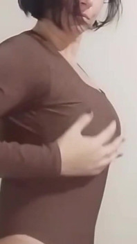 Одна дома и много кончаю