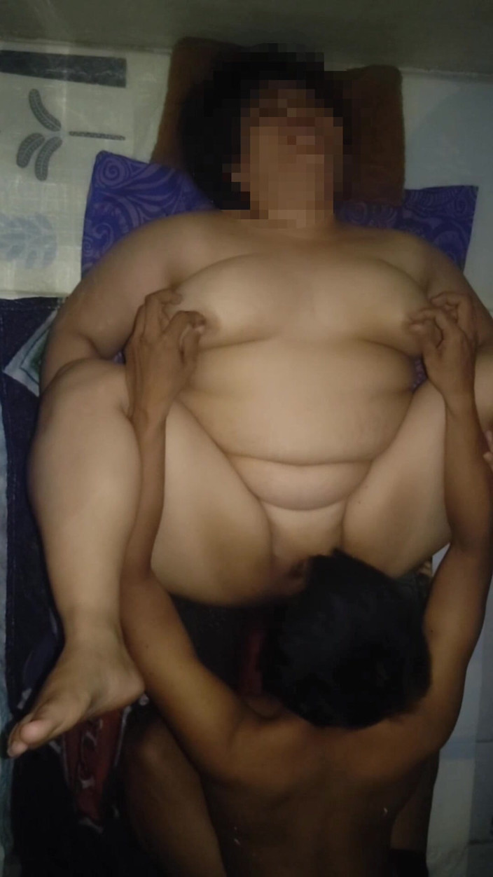 my_wife_chubby: Ngentot Tante Payudara Montok